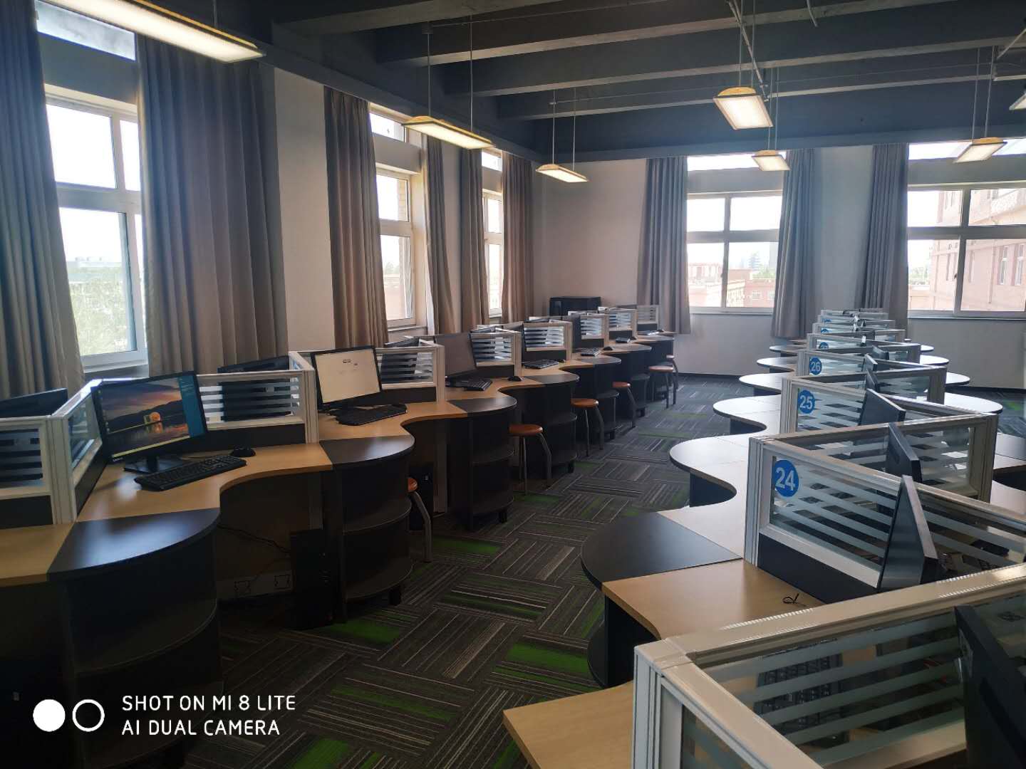 助力國(guó)際學(xué)校，智慧課堂上線(xiàn)！